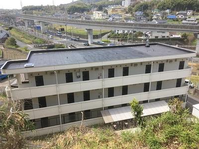 セブンイレブン(コンビニ)まで320m 広島市立大学(大学・短大)まで1280m 広島修道大学(大学・短大)まで1440m フレスタAシティ店(スーパー)まで1200m ポプラAシティー店(コンビニ)まで880m 広島JA大塚支店(銀行)まで560m