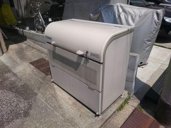 ゴミ置場 広島市周集になりますので広島市のごみ収集にしたがって出して下さい