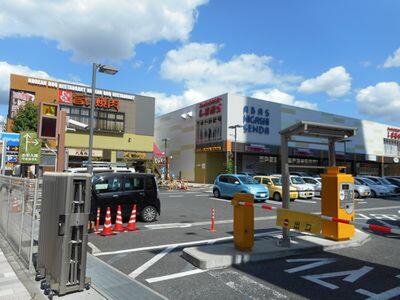 ショッピング モール｜店舗（ソフトバンク ・ファッションセンターしまむら・丸亀製麺・ビスフラン・アルク・アーバス東千田接骨院等）