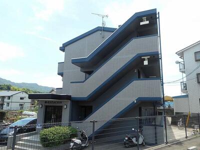 セブンイレブン広島沼田川原店(コンビニ)まで374m フレスタ沼田店(スーパー)まで771m ハーティウォンツ沼田伴店(ドラッグストア)まで824m 伴郵便局(郵便局)まで574m 広島信用金庫沼田支店(銀行)まで711m ガスト広島沼田店(飲食店)まで350m